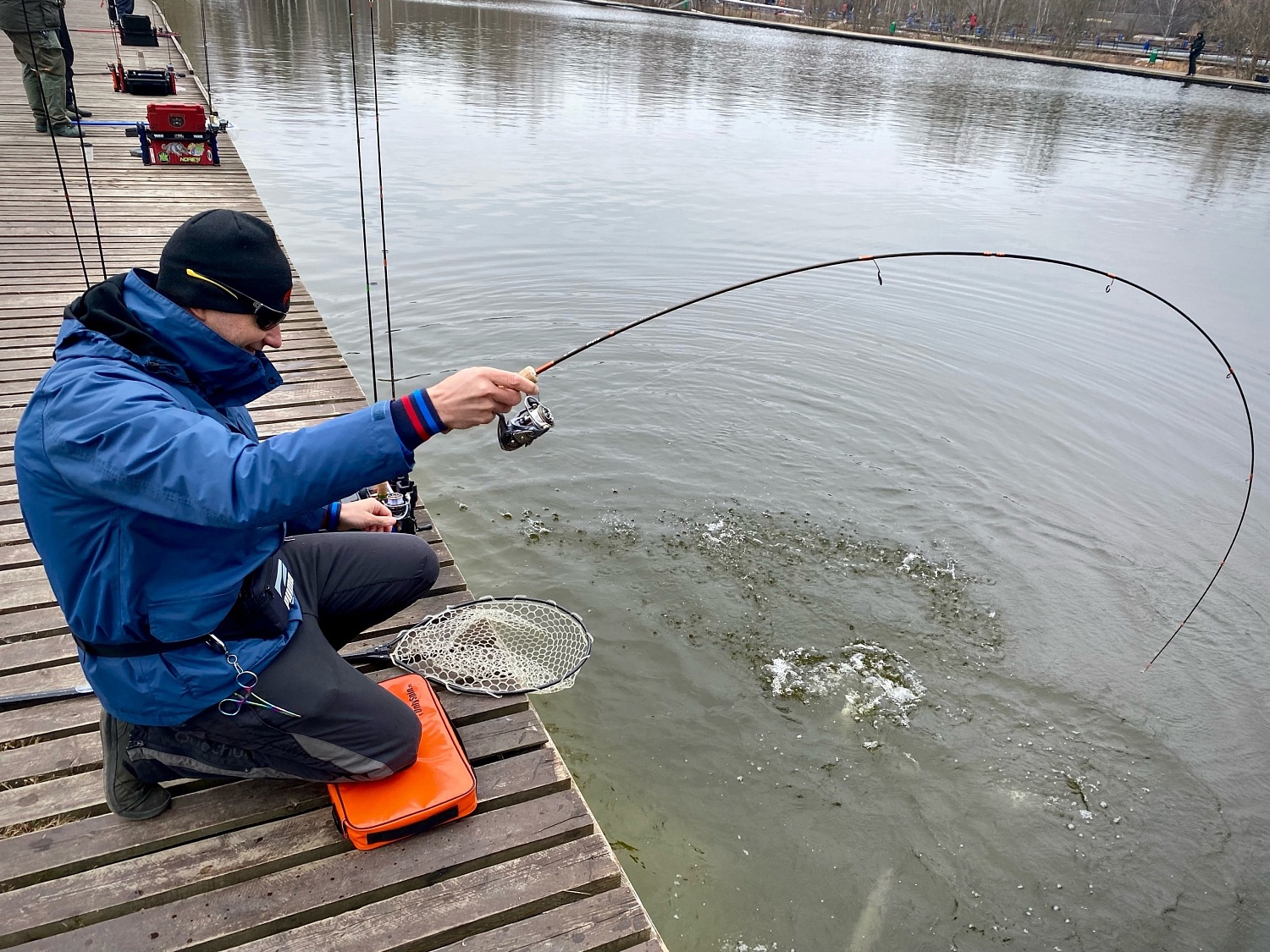 Подушка универсальная для рыбалки OnlySpin Logo большое #оранжевый