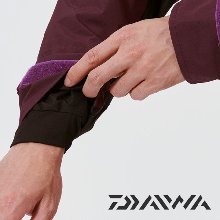 Костюм Daiwa DW-1925 Gore-Tex Versatile Winter Suit Plum #L