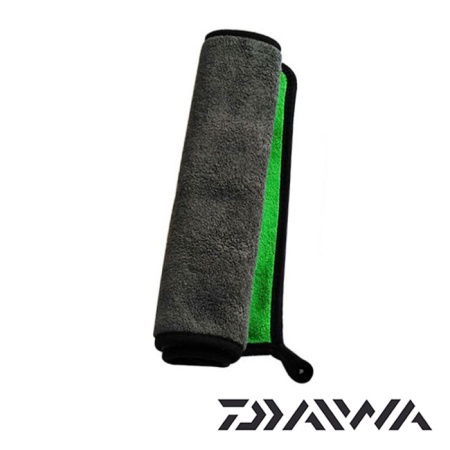 Полотенце Daiwa Зеленое с карабином