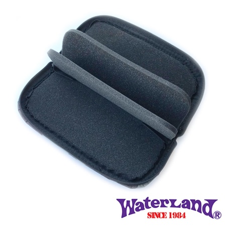 Кошелек для блесен Waterland Spoon Wallet M red plaid Кошелек для блесен Waterland Spoon Wallet M red plaid
