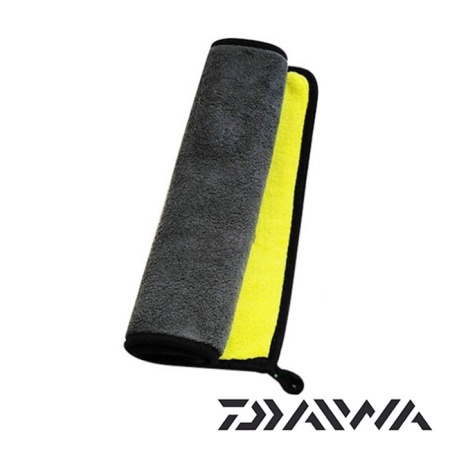 Полотенце Daiwa Желтое с карабином