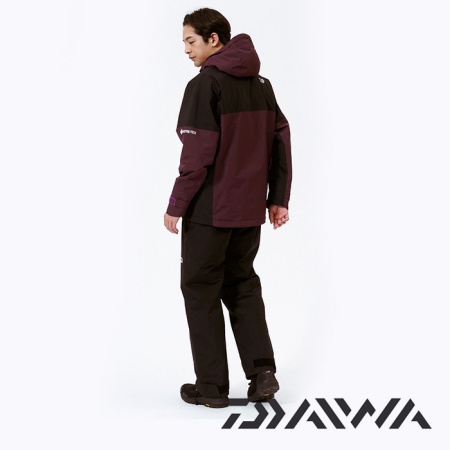 Костюм Daiwa DW-1925 Gore-Tex Versatile Winter Suit Plum #L